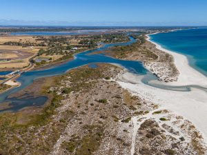 Samphire Chalets accommodation in margaret region 03